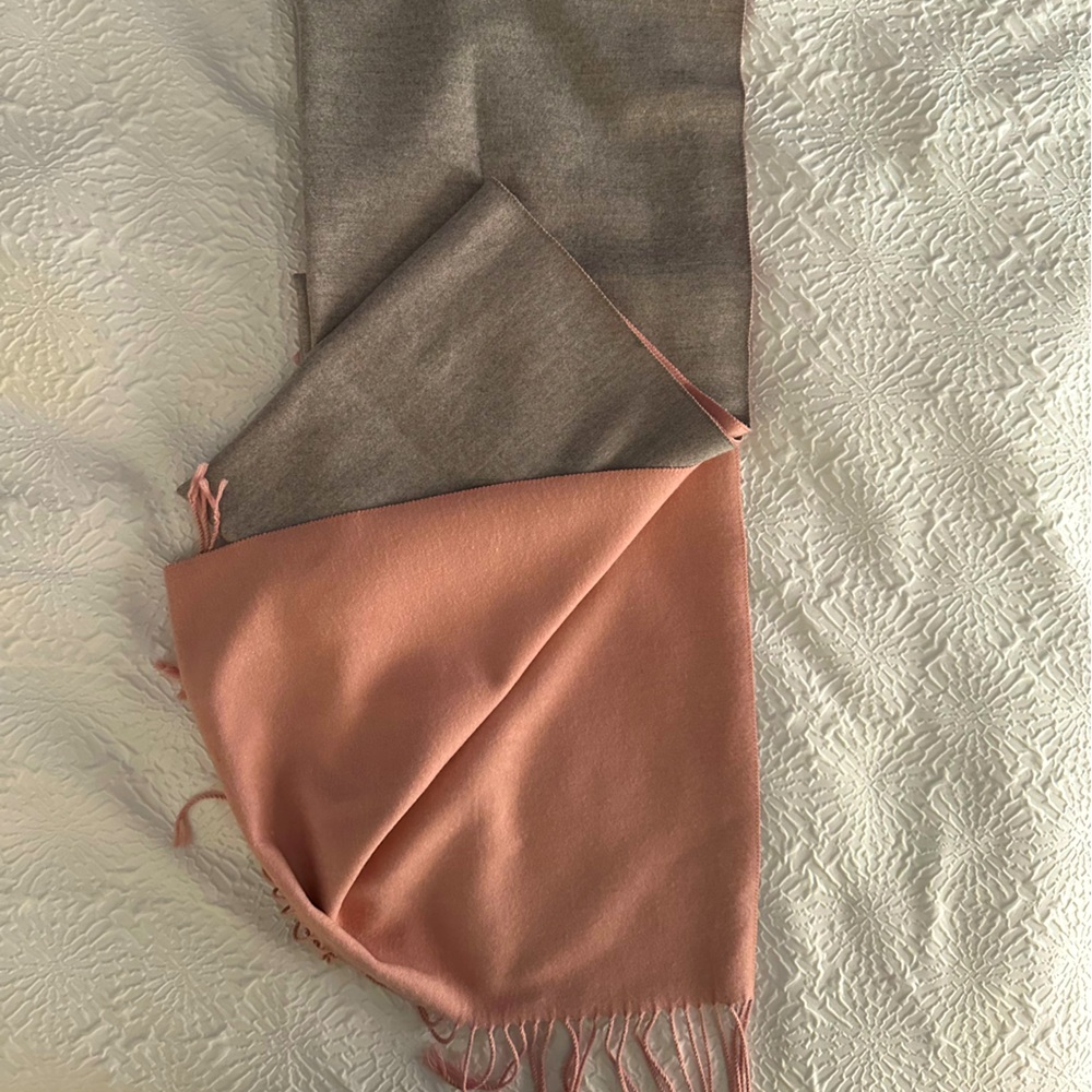 Woman’s double sided soft scarf